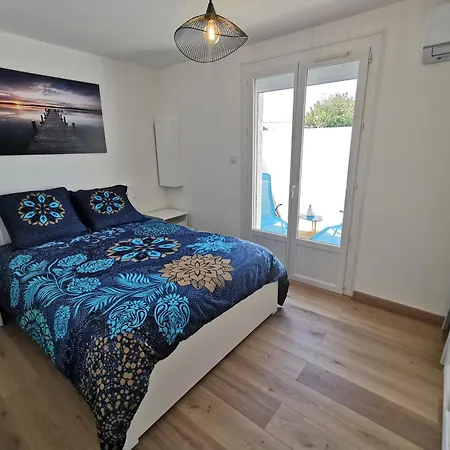 Maison Renovee A Holiday home *